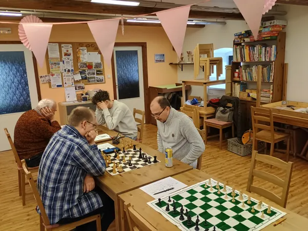 Generace se potkávají u šachů