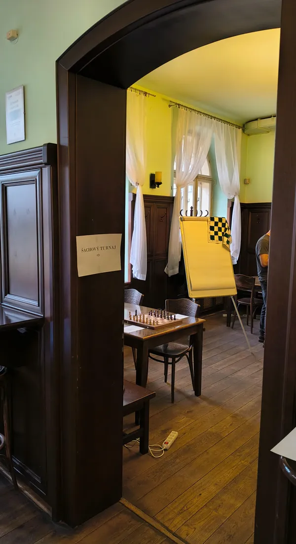 Vstup do arény – salonek Lidového domu